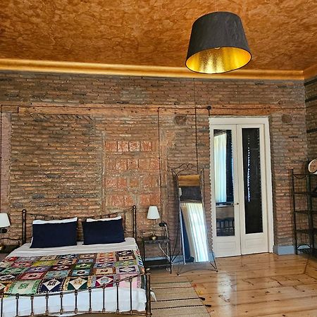 Old Gold Apartment Tbilisi ภายนอก รูปภาพ